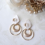 𝑹𝒆𝒏𝒆𝒘𝒂𝒍《特集掲載》Seashellの海のカケラ𓇼 2way Pierce / Earring ◇ Pearl White / Double Hoop