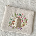 【再販】コットンリネンと刺繍のハリネズミのポーチ