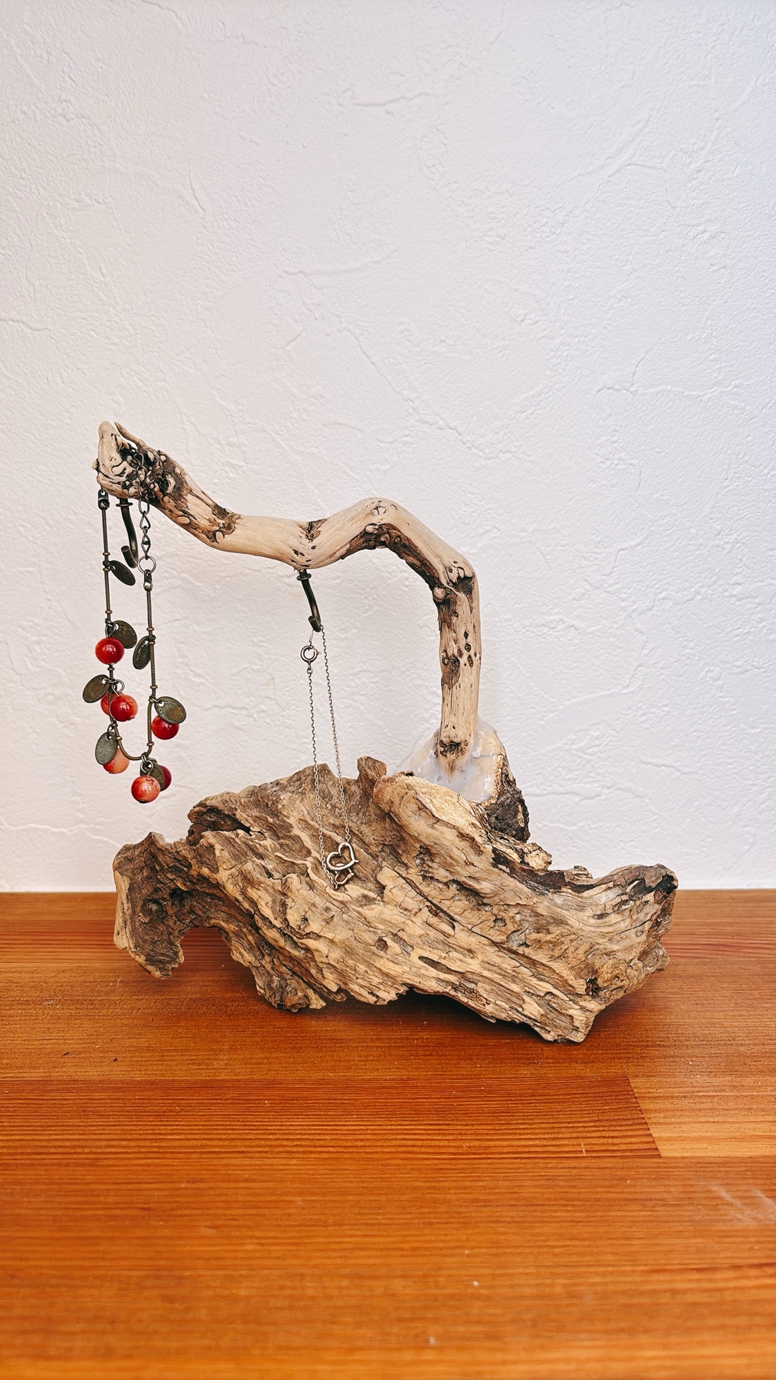 流木 高さ 約43cm 卓上 キースタンド アクセサリースタンド キーフック 鍵かけ 収納 男前 インテリア 流木インテリア 海 オブジェ 足場板 流木 - アクセサリー収納の人気通販 | minne byGMOペパボ 国内最大級の