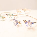 透明感の花舞う華奢バングル(ブルー)