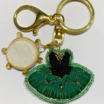 バレエ　エスメラルダ（グリーン）刺繍ビーズチャーム_097 Esmeralda [green] Beaded Charm