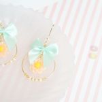 ピーチカラーのお花ピアス　001*ﾟ ゜ﾟ*☆(イヤリング変更可)