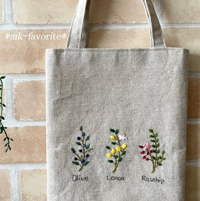 ハンドメイド手刺繍バッグ ハンドメイド✣カラフル花の手刺繍バッグ トートバッグ キナリ