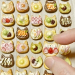 フルーツ盛り盛りねこ型トーストのマグネット／ピンバッジ＊ミニチュア