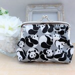 ころころパンダがいっぱい♡　ぷっくりがま口　角10cm  小銭入れ　小物入れ　モノトーン　 ハンドメイド　プレゼントにも