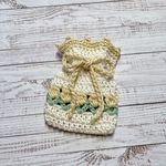 かぎ針編みのお花のミニミニきんちゃく