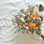 ラナンキュラスとかすみ草のスワッグ ブーケ