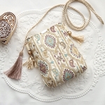 《特集掲載》スマホポショルダーバッグ/インドザリ刺繍生地/エキゾチックで可愛い💛受注製作🧵