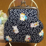 招きねこ柄がま口財布