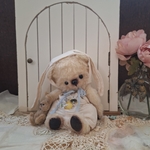 うさ耳フードのテディベア🧸(生成色)