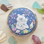 白熊親子と花火刺繍アクセサリーケース