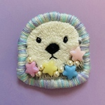 ラッコの刺繍ブローチ