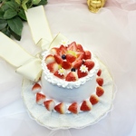 白くて可愛い💕ショートケーキのミニハット