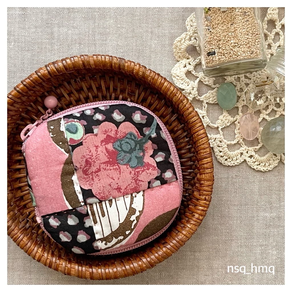 ♡専用♡ハンドメイドパッチワーク小物 ⊹⁺⸜(ᐡ⸝ɞ̴̶̷ ·̮ ɞ̴̶̷⸝ᐡ) ハンドメイド パッチワーク 小物入れ - メルカリ