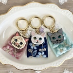 藍色とミントブルーとモーヴピンクの3色お花のインド刺繍リボンと猫さん刺繍のキーリング