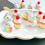【送料込】ドレンチェリーのカラフルカップケーキとおばけマシュマロのボールチェーン