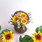 バスケットアレンジ　ヒマワリ・カモミール・ラベンダー / アーティフィシャルフラワー　ギフト　誕生日　母の日　インテリア　