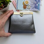 お札が折れない がま口ミニ財布　フェイクレザー 　シルバー
　名入れOK