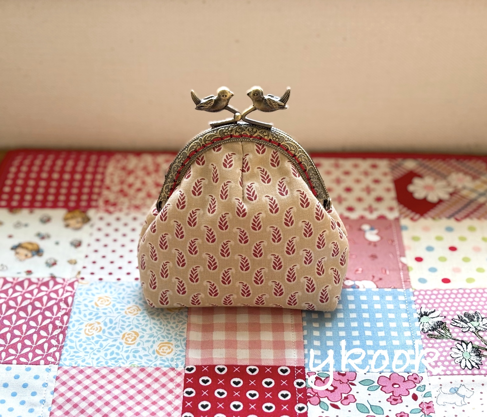 再販！ミシン刺繍 ドット柄のお家が可愛い頒布ポーチ（16センチ