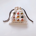 【手刺繍】小さなケーキ屋さん刺繍の巾着ポーチ【Mサイズ幅16.5cm】