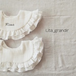 White color baby bib  round or square お名入れ  出産祝い 刺繍文字 刺繍  ギフト ぽこぽこ Wガーゼ 綿100%