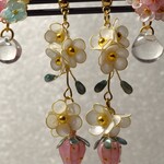 イチゴのピアス　ディップフラワー　アメリカンフラワー　いちご