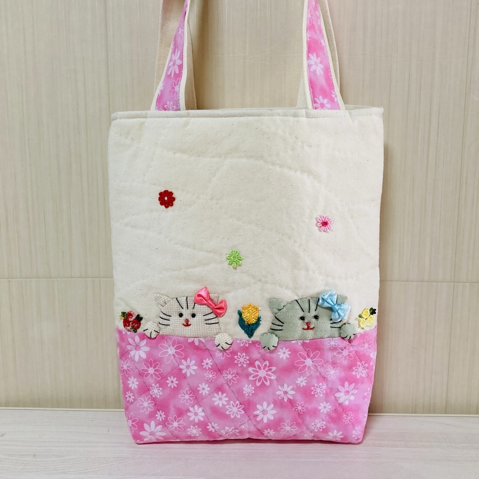 大きなお花のトートバッグ ハンドメイド パッチワーク 手作り お花のパッチワークキルト 大きなトートバック - COUNTRY