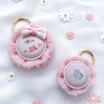 【ストーリーズ限定】2個セット　子どもが喜ぶ　お名前キーホルダー　お名前ロゼット　かわいい　名入れ　入園グッズ　新年度準備　世界に一つ　レッスンバック　ママとお揃い　マタニティマーク　予定日入り