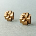 軽い紙製アンティークゴールドのシンプルなイヤリング(ピアス)　美術館のような大人のアクセサリー　金属アレルギー対応　秋冬のおしゃれに