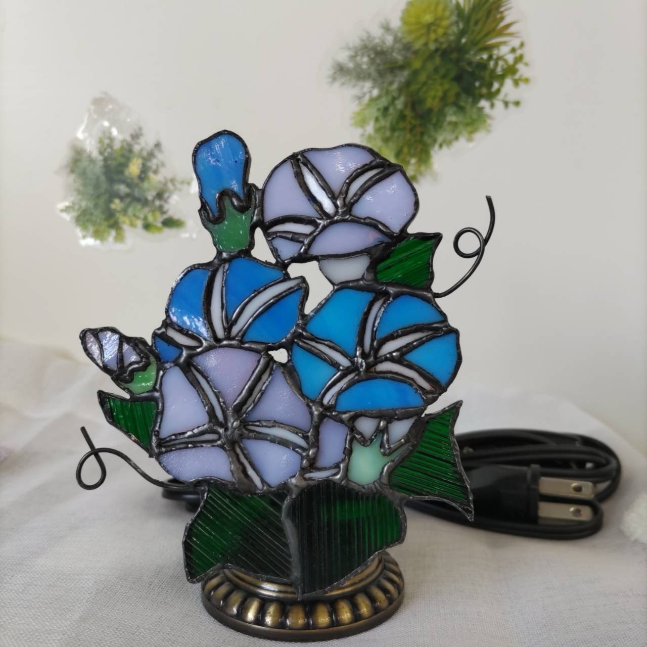 満月の湖に浮かぶ白鳥と花 ヴィンテージ ステンドグラス スワン 青 満月の湖に浮かぶ白鳥と花 ヴィンテージ ステンドグラス スワン 青