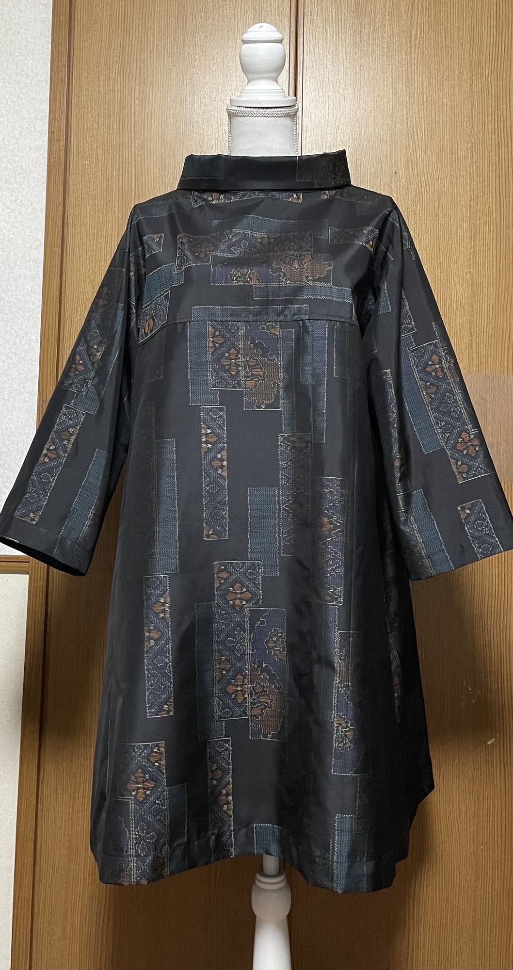 着物リメイク 藍色系 麻の葉柄 紬のAラインワンピース リボン