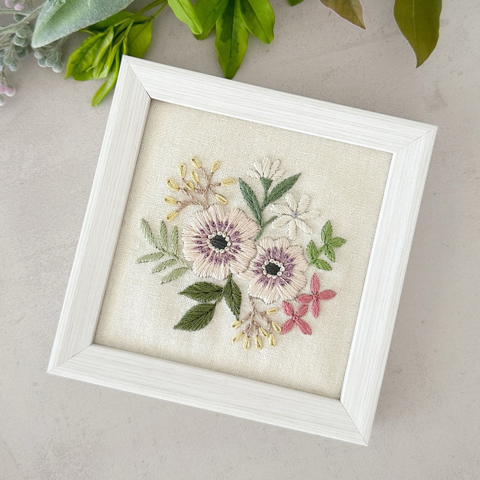 【専用】ハンドメイド　刺繍フレーム 刺繍キット〉グリーンリーフボタニカルの刺繍フレーム