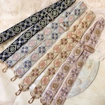 再販⟡.*くるりんフラワー刺繍♡ ショルダーストラップ　カメラストラップ　スマホショルダー　　インド刺繍リボン