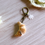 ミニミニクロワッサンのキーホルダー＊羊毛フェルトのパンモチーフアクセサリー＊プレゼント＊ギフト