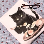 レタパ無料）お寿司と黒猫とお箸/木製器＆にぎりと海苔巻き/ホワイトTシャツ/US XL/コットン100%