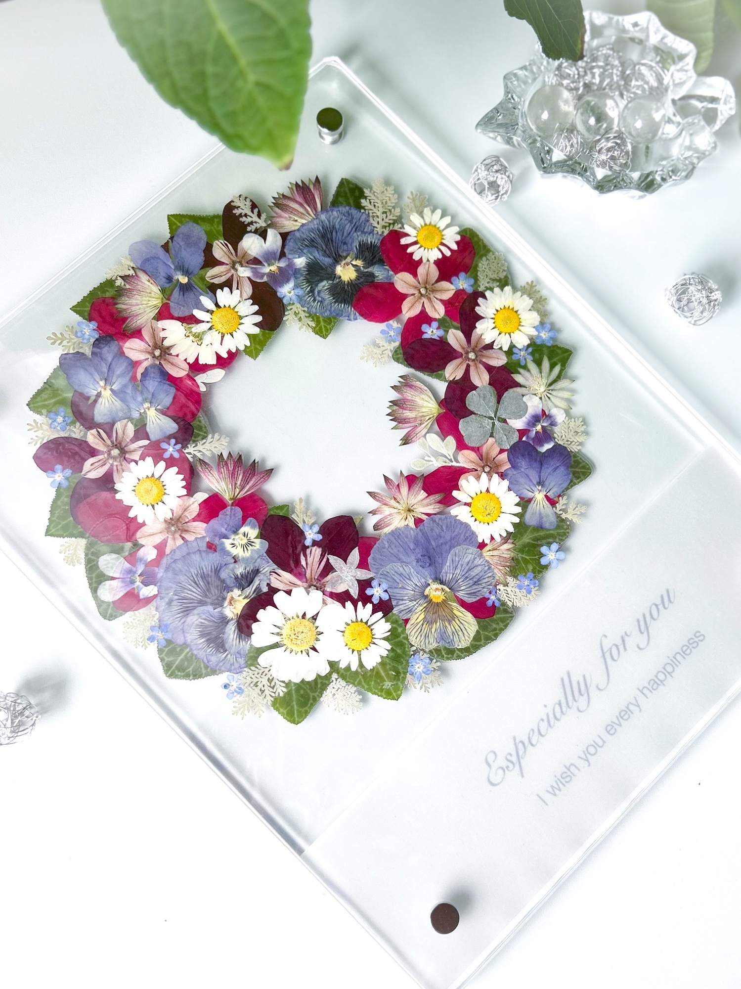 四葉のクローバー🍀入り2枚セット押し花しおり✲*ﾟ - acan＿thus