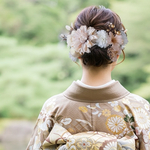 凛花・ダリアと花みずきの髪飾り　結婚式　成人式　胡蝶蘭　和装　振袖　卒業式　白無垢　色打掛　前撮り　花嫁　着物　ヘッドドレス　袴　ヘアピン　結婚式髪飾り　成人式髪飾り　卒業式髪飾り　ベージュ　くすみ