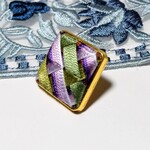 藤《源氏物語の草花》ピンバッジ(金属枠)