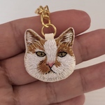 ボス猫顏の刺繍キーホルダー　#2