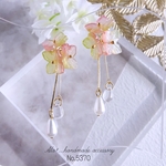 No.5370　ピンク　グリーン　グラデーション　フラワー　✿　ピアス/イヤリング