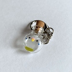 羽根持ち歩きmini瓶チャーム