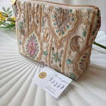 【16㌢】見た目以上の収納力　360°インド刺繍のご褒美ポーチ　ザリ刺繍　マチあり　誕生日　敬老の日　ご褒美　還暦　古希　ギフト　プレゼント　贈り物　コスメポーチ　化粧ポーチ　ポーチ