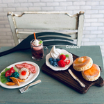 ミニチュアパンケーキ　ランチの風景