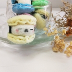 羊毛フェルトシマエナガ　レモンマカロン　すやすやver.　フェイクスイーツ　ぬいぐるみ
