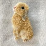 うさぎ羊毛ブローチ