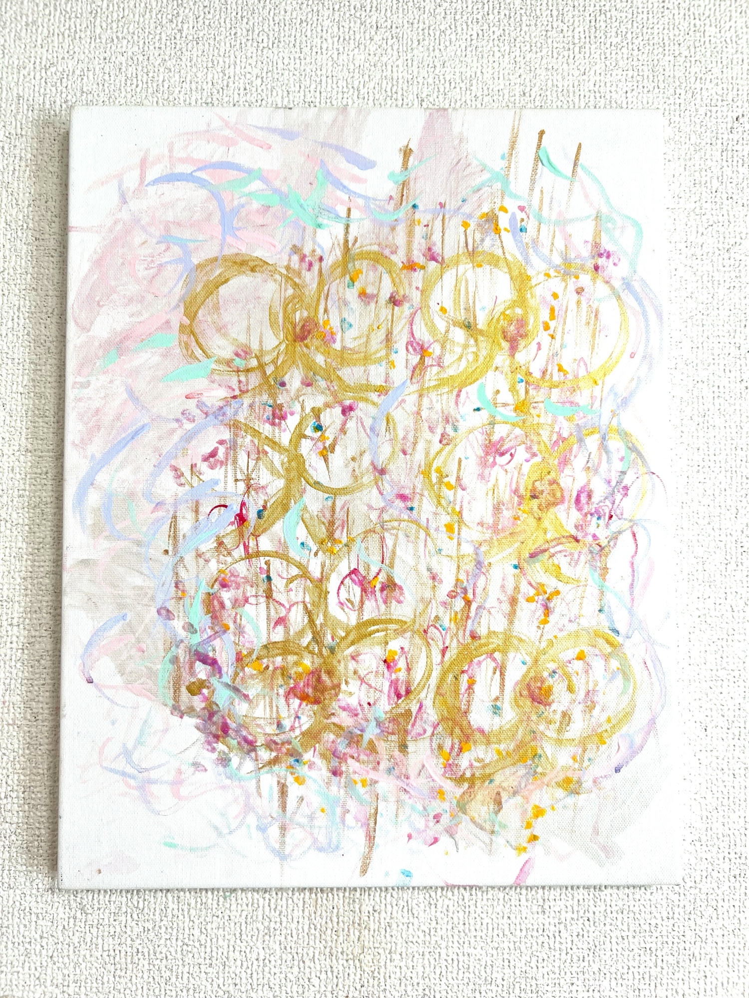 抽象アート　リボン?