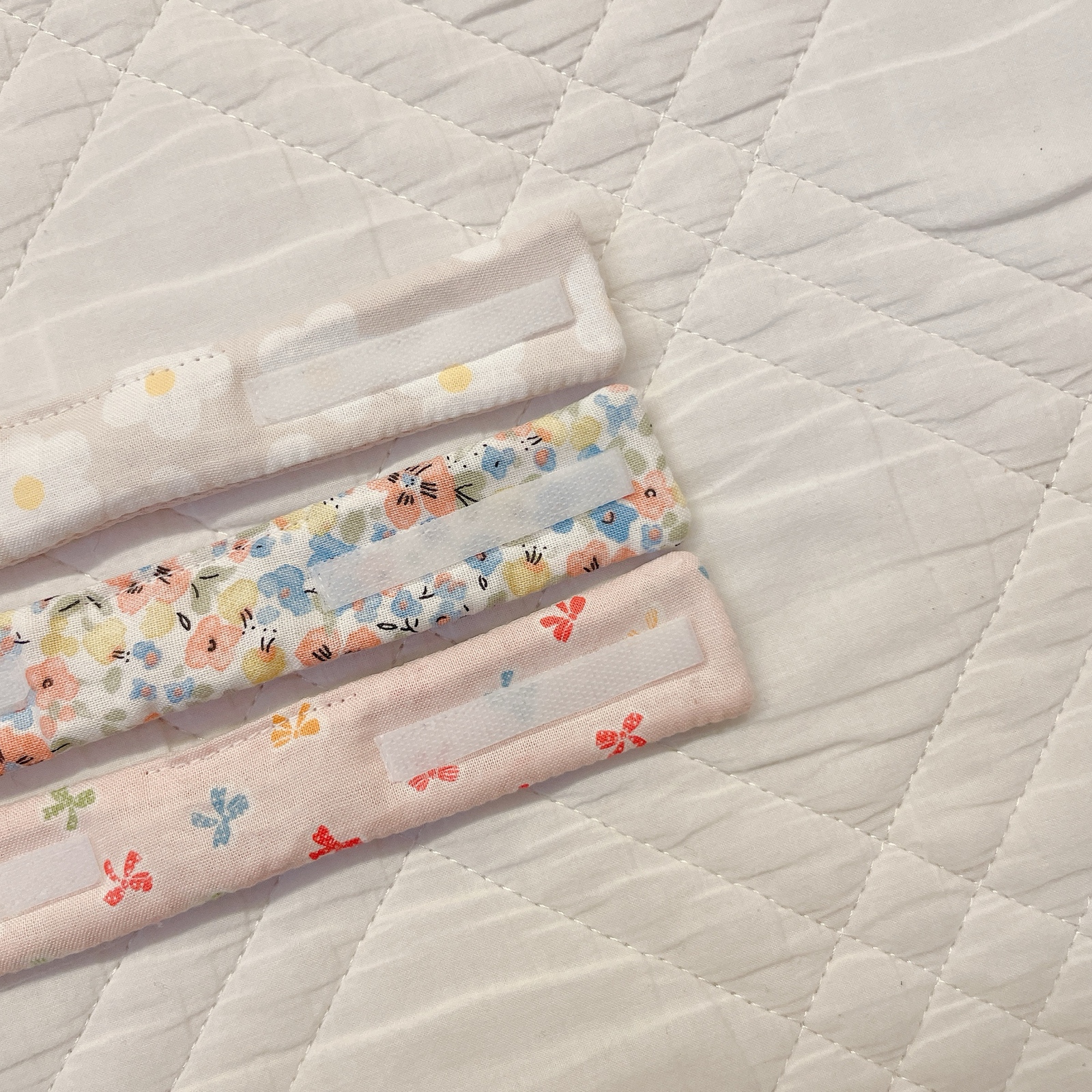 【みぃ〜ママ】ちょうちょ型カニューレバンド 受注生産】カニューレバンド 気管切開バンド 3本セット(9/11生地