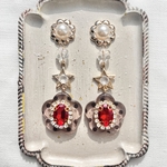 パールフラワーとドットフラワーのピアス　イヤリング　昭和レトロ　個性的　デットストック　アンティーク風　赤　レッド　水玉　ヴィンテージ ビーズ　クリスマス