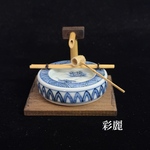 ミニチュア陶器　つくばい　染付花図　筧・柄杓・杓架・台付　NO653