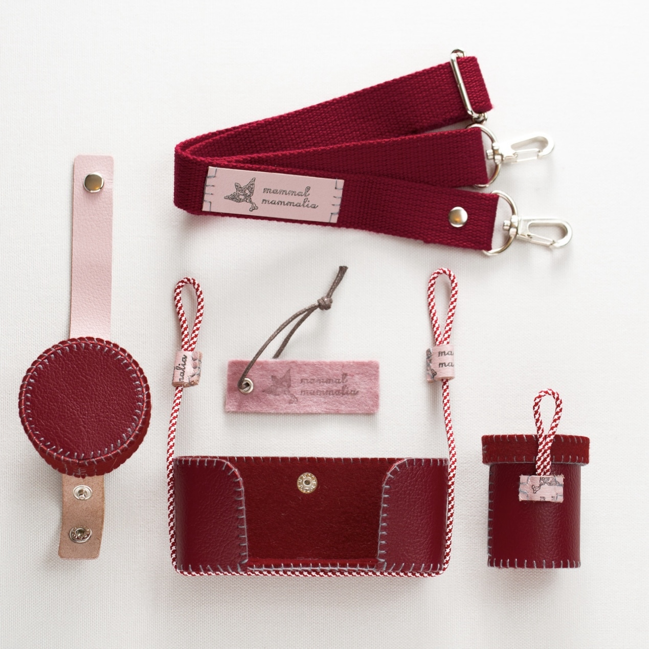 カメラケース『Cherry RED（チェリーレッド）』（オリンパスフィルムカメラ PENシリーズ用、TRIP35用）